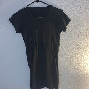 Black lululemon top